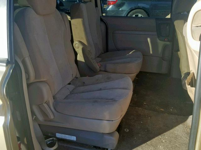 KNDMG4C33A6347637 - 2010 KIA SEDONA LX GOLD photo 6