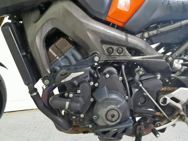 JYARN33E6EA002088 - 2014 YAMAHA FZ09 ORANGE photo 12