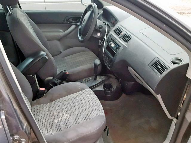 1FAFP34N66W162269 - 2006 FORD FOCUS ZX4 GRAY photo 5