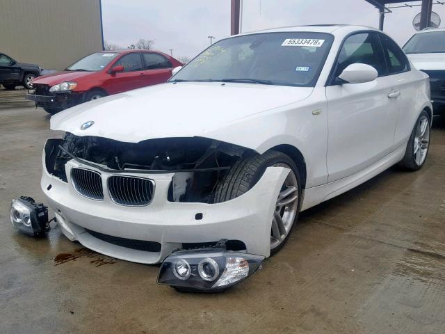 WBAUC735X8VF24716 - 2008 BMW 135 I WHITE photo 2