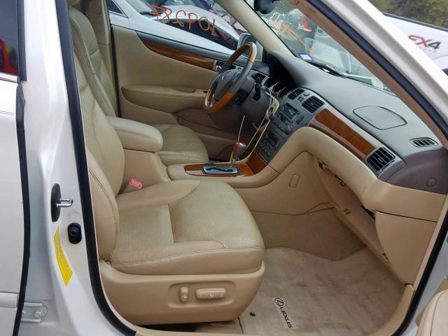 JTHBA30GX55137847 - 2005 LEXUS ES 330 WHITE photo 5