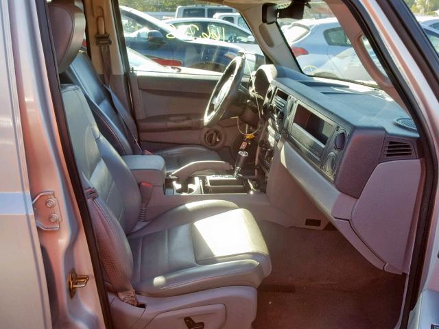 1J8HG48K26C317757 - 2006 JEEP COMMANDER SILVER photo 5