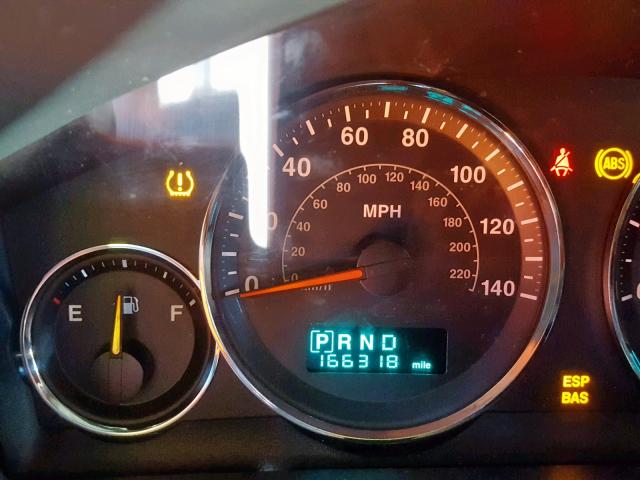 1J8HG48K26C317757 - 2006 JEEP COMMANDER SILVER photo 8