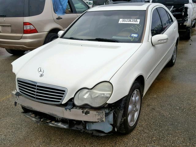 WDBRF61J84E015319 - 2004 MERCEDES-BENZ C 240 WHITE photo 2