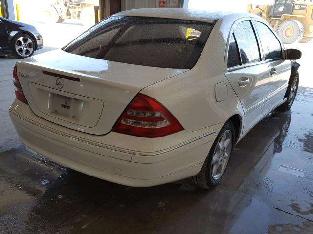 WDBRF61J84E015319 - 2004 MERCEDES-BENZ C 240 WHITE photo 4