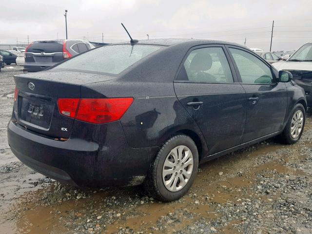 KNAFU4A28D5699048 - 2013 KIA FORTE EX BLACK photo 4