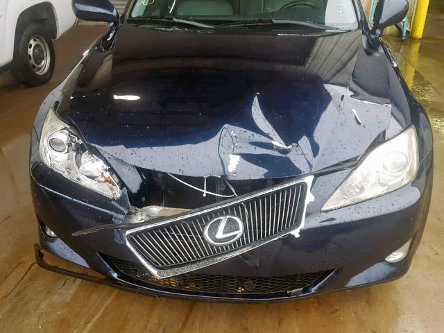 JTHCK262165000465 - 2006 LEXUS IS 250 BLUE photo 9