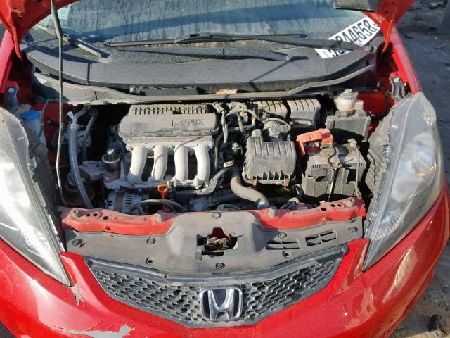 JHMGE88269S072616 - 2009 HONDA FIT RED photo 7