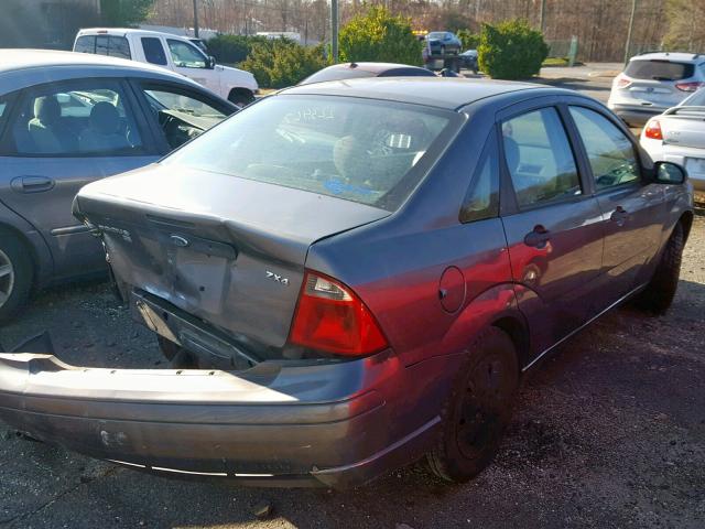 1FAFP34N56W252111 - 2006 FORD FOCUS ZX4 GRAY photo 4