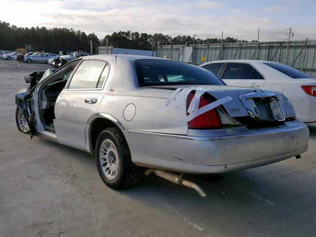 1LNHM83W91Y719641 - 2001 LINCOLN TOWN CAR C SILVER photo 3