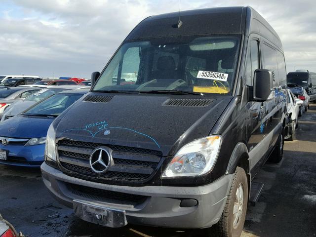 WDZPE7CC0B5588812 - 2011 MERCEDES-BENZ SPRINTER 2 BLACK photo 2