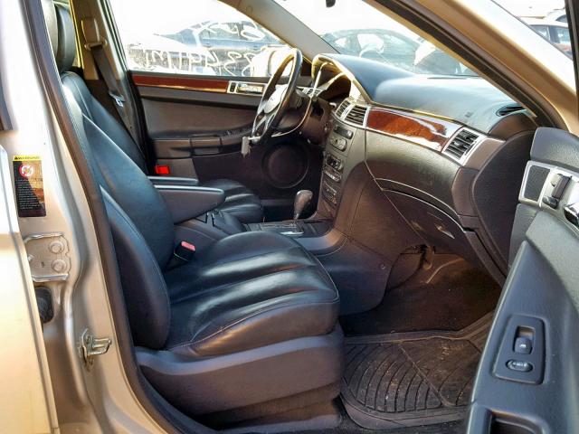 2C8GF68475R252850 - 2005 CHRYSLER PACIFICA T TAN photo 5