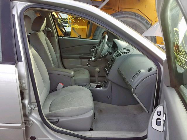 1G1ZS58F18F105980 - 2008 CHEVROLET MALIBU LS ვერცხლისფერი ფოტო 5