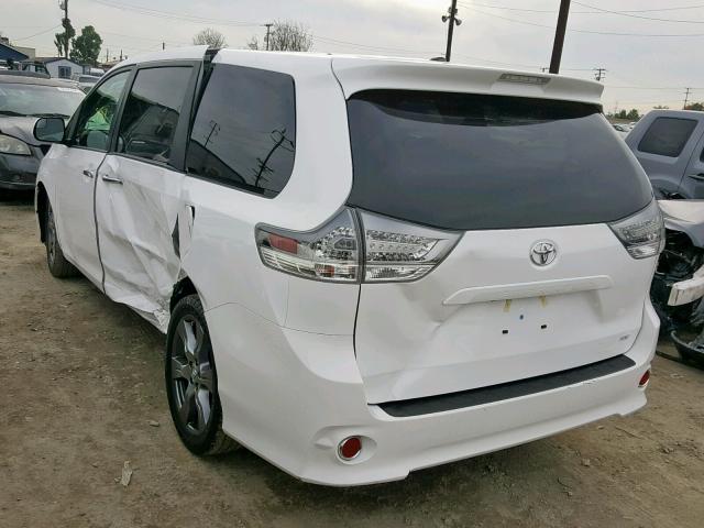 5TDXZ3DC0HS777782 - 2017 TOYOTA SIENNA SE WHITE photo 3