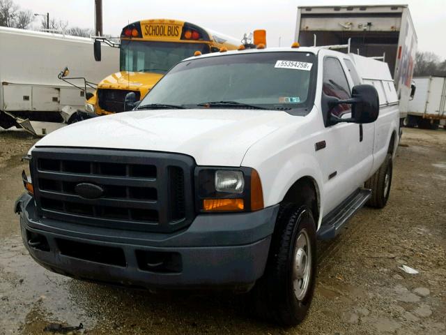 1FTWX31P66EA91998 - 2006 FORD F350 SRW S WHITE photo 2