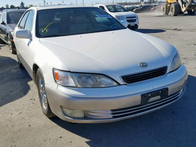 JT8BF28G2X5052990 - 1999 LEXUS ES 300 WHITE photo 1