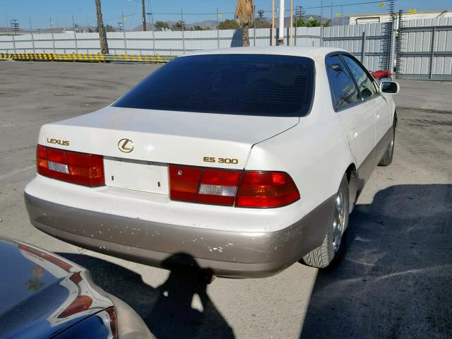 JT8BF28G2X5052990 - 1999 LEXUS ES 300 WHITE photo 4