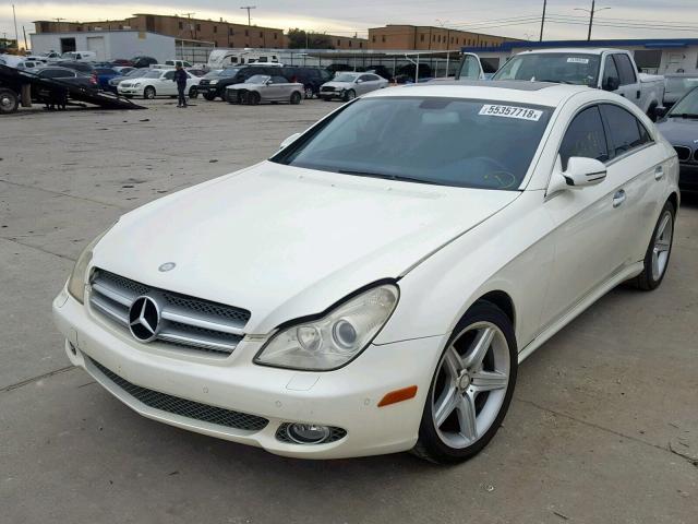 WDDDJ7CB3AA165658 - 2010 MERCEDES-BENZ CLS 550 WHITE photo 2