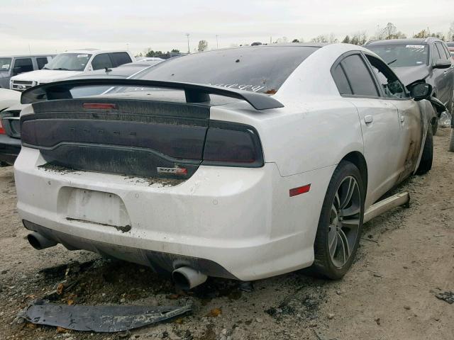 2C3CDXGJ5DH681495 - 2013 DODGE CHARGER SU WHITE photo 4