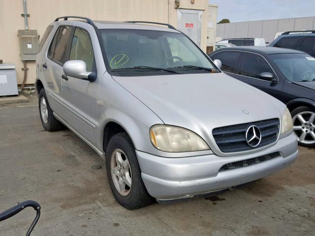 4JGAB54E41A250950 - 2001 MERCEDES-BENZ ML 320 SILVER photo 1