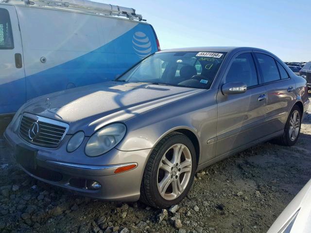 WDBUF56JX6A834520 - 2006 MERCEDES-BENZ E 350 GRAY photo 2