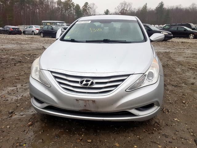 5NPEB4AC0BH261196 - 2011 HYUNDAI SONATA GLS SILVER photo 9