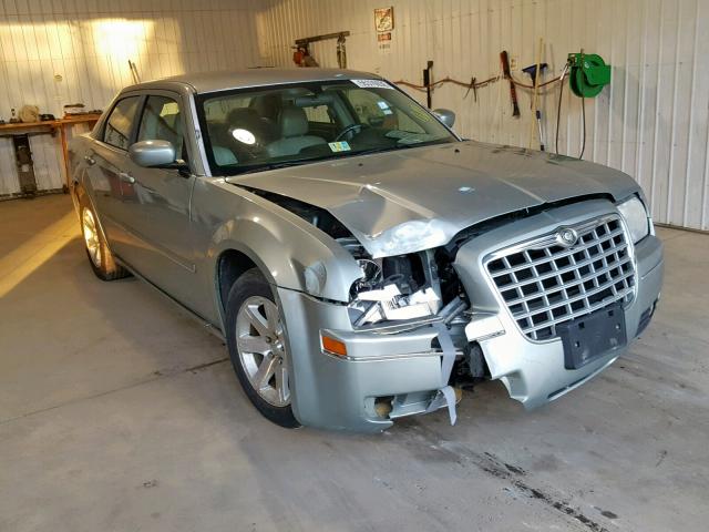 2C3JA53G45H678247 - 2005 CHRYSLER 300 TOURIN SILVER photo 1