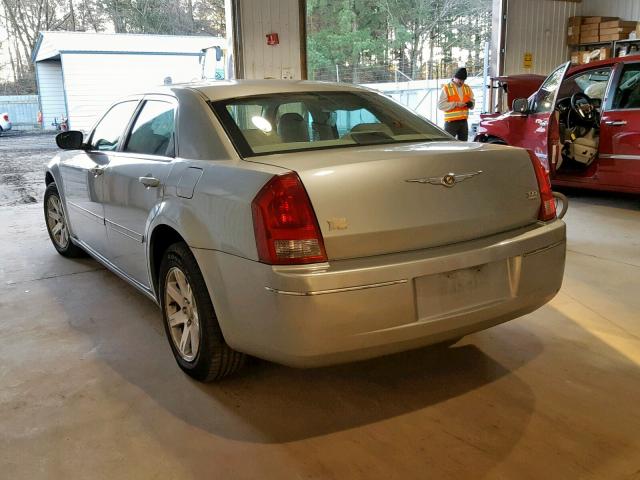 2C3JA53G45H678247 - 2005 CHRYSLER 300 TOURIN SILVER photo 3