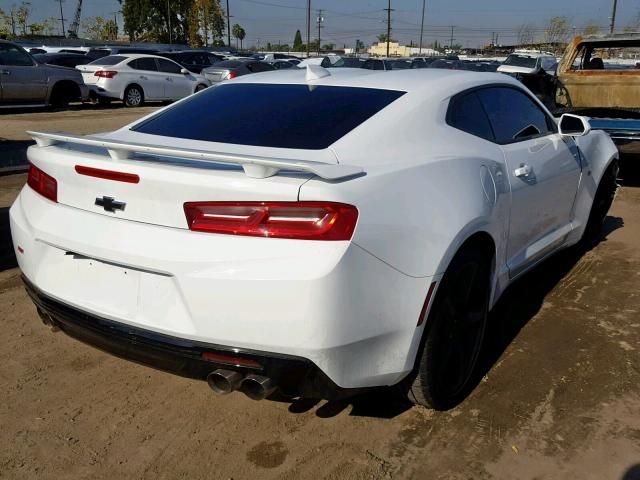 1G1FF1R71J0185958 - 2018 CHEVROLET CAMARO SS WHITE photo 4