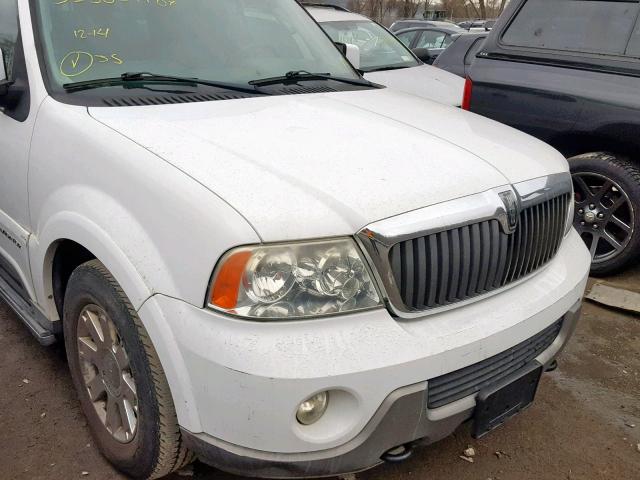 5LMFU28R54LJ02307 - 2004 LINCOLN NAVIGATOR 白色 照片 9