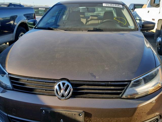 3VW2K7AJ6EM312375 - 2014 VOLKSWAGEN JETTA BASE Շագանակագույն լուսանկար 9