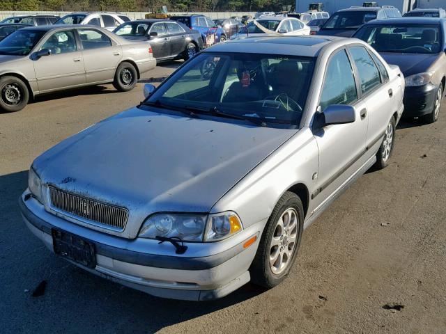 YV1VS2552YF452938 - 2000 VOLVO S40 GRAY photo 2