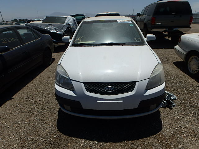 KNADE163066070806 - 2006 KIA RIO 5 WHITE photo 9