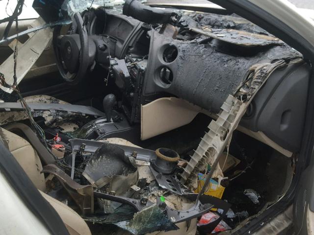 2G2WR524351164534 - 2005 PONTIAC GRAND PRIX WHITE photo 5