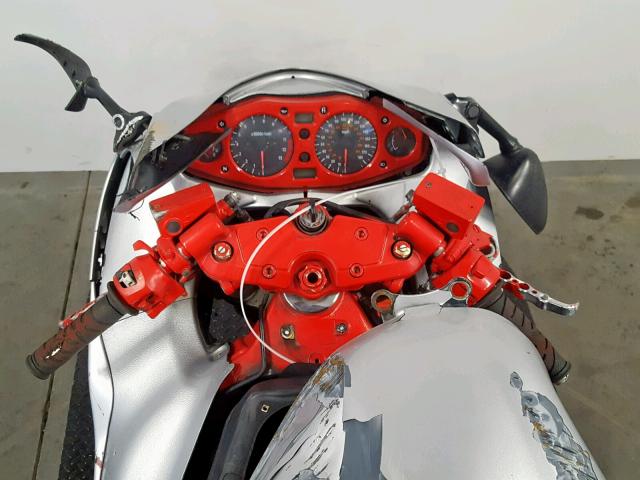 JS1GW71A742104325 - 2004 SUZUKI GSX1300 R TWO TONE photo 8