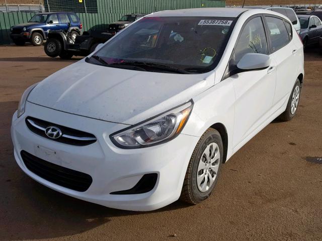 KMHCT5AE2GU246980 - 2016 HYUNDAI ACCENT SE WHITE photo 2