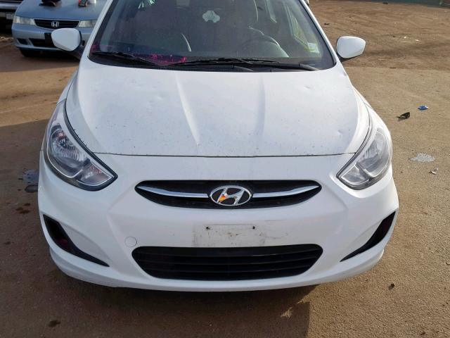 KMHCT5AE2GU246980 - 2016 HYUNDAI ACCENT SE WHITE photo 9