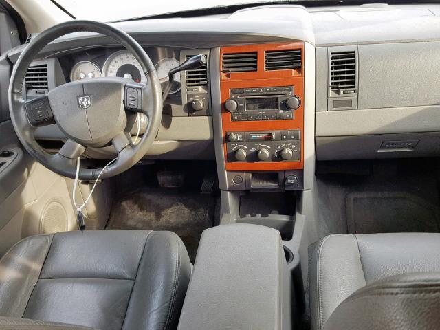 1D4HB48D94F237426 - 2004 DODGE DURANGO SL SILVER photo 9