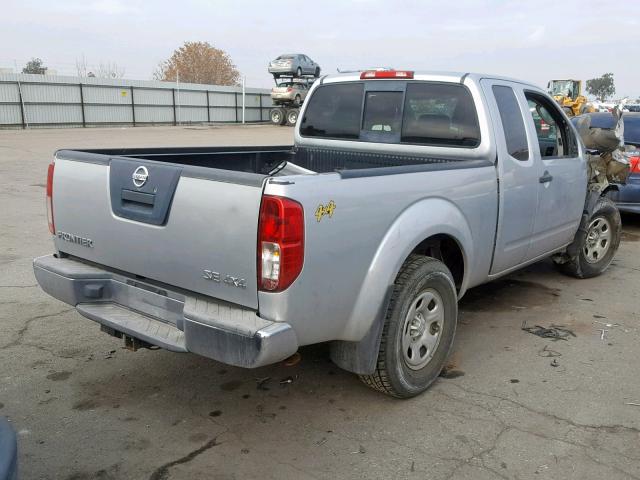 1N6AD06W55C450881 - 2005 NISSAN FRONTIER K SILVER photo 4