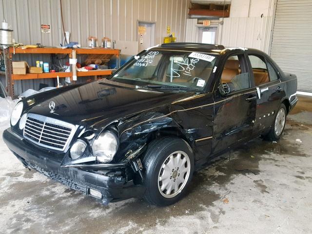 WDBJF55F1TJ021465 - 1996 MERCEDES-BENZ E 320 BLACK photo 2