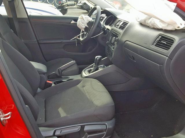 3VW2K7AJXFM240811 - 2015 VOLKSWAGEN JETTA BASE RED photo 5