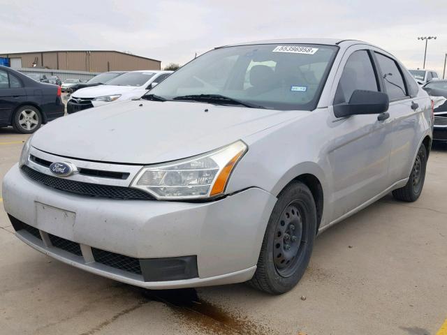 1FAHP34N78W212687 - 2008 FORD FOCUS S/SE GRAY photo 2