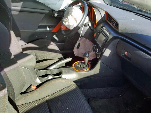 JTKJF5C77FJ007032 - 2015 TOYOTA SCION TC ორფეროვანი ფოტო 5