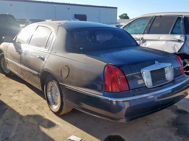 1LNFM81WXWY625317 - 1998 LINCOLN TOWN CAR E BLACK photo 3