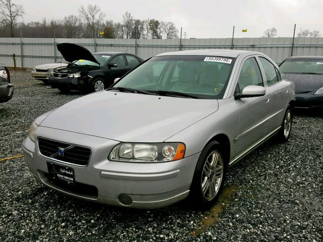 YV1RS592762505060 - 2006 VOLVO S60 2.5T SILVER photo 2