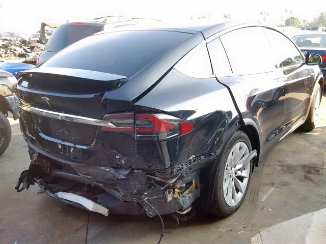 5YJXCBE2XHF046072 - 2017 TESLA MODEL X BLACK photo 4