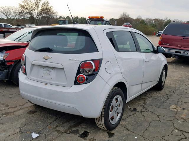1G1JA6SH5E4197568 - 2014 CHEVROLET SONIC LS WHITE photo 4