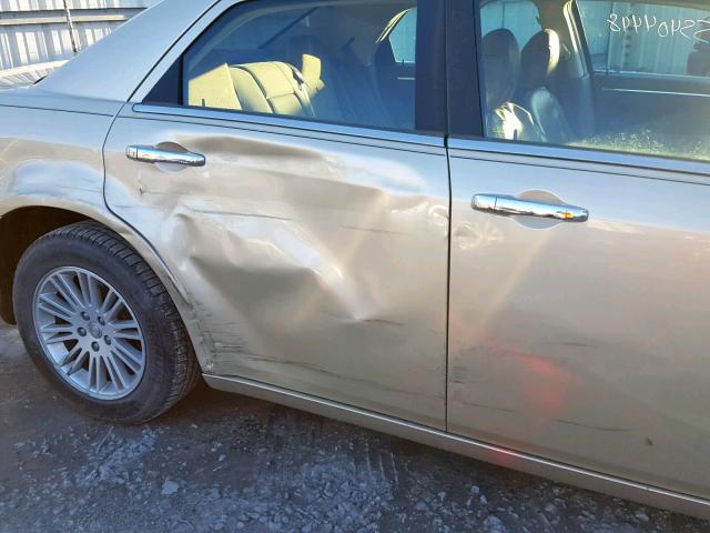 2C3CA4CD7AH201606 - 2010 CHRYSLER 300 TOURIN GOLD photo 9