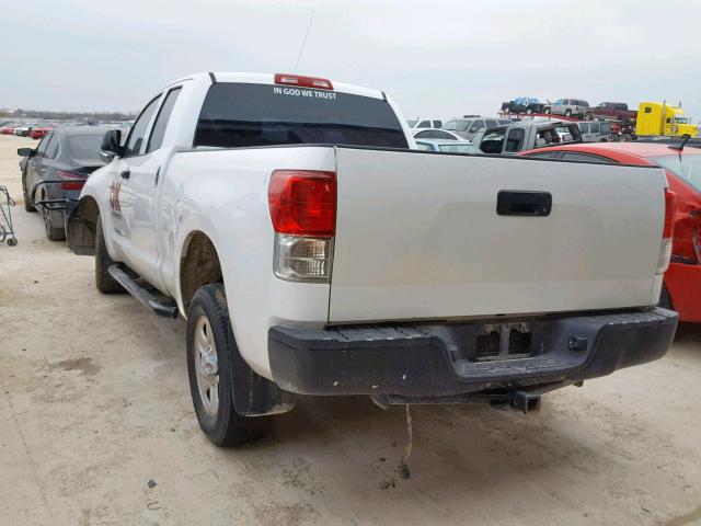 5TFRM5F1XCX042518 - 2012 TOYOTA TUNDRA DOU WHITE photo 3