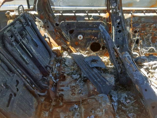 YV1MJ682952078290 - 2005 VOLVO V50 T5 BURN photo 6